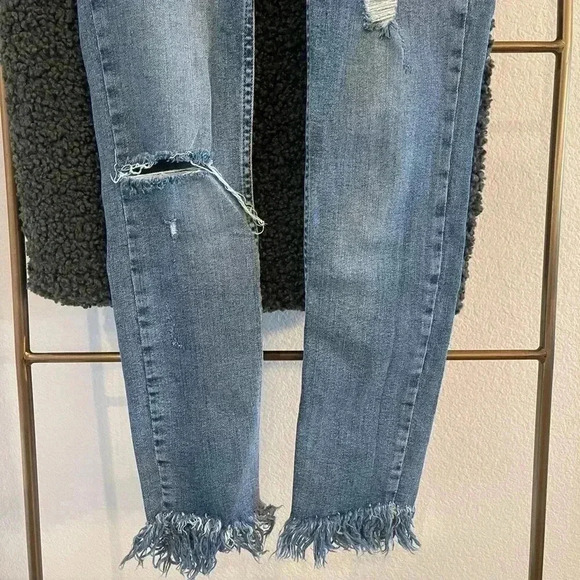 Free People Frayed Hem Skinny Jeans - Picture 4 of 8